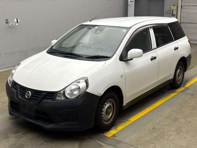 NISSAN AD 2019