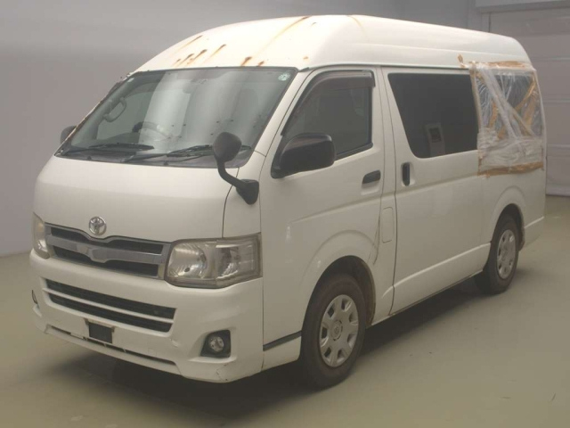 TOYOTA HIACE VAN 2010
