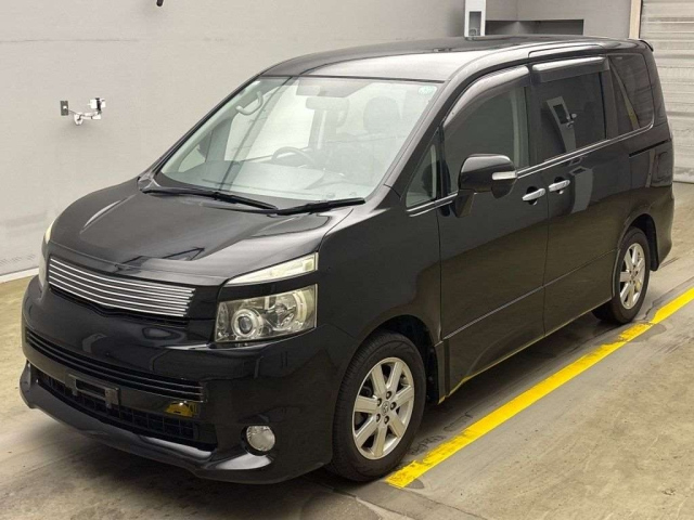 TOYOTA VOXY 2009