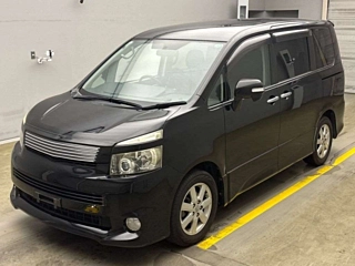 TOYOTA VOXY 2009