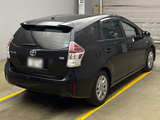 TOYOTA PRIUS ALPHA 2015