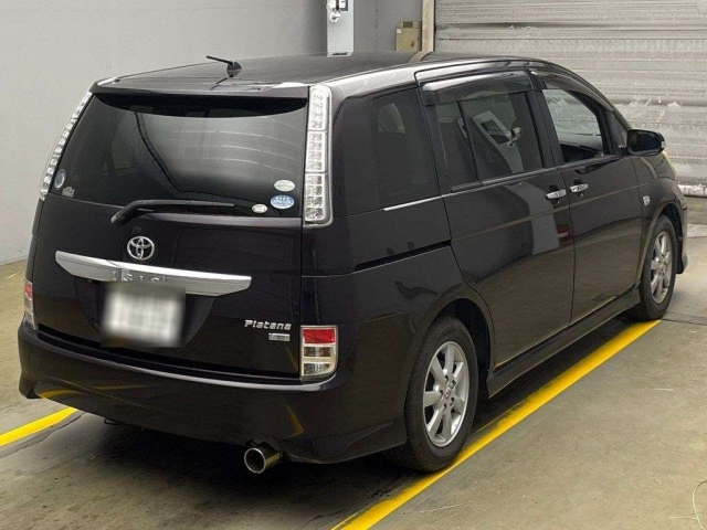 TOYOTA ISIS 2012
