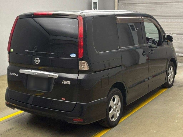 NISSAN SERENA 2010