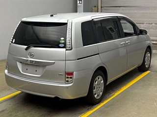 TOYOTA ISIS 2012