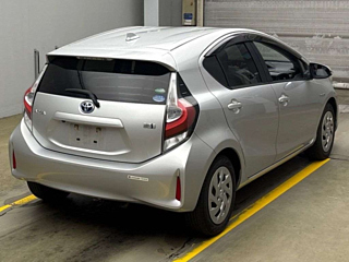 TOYOTA AQUA 2017