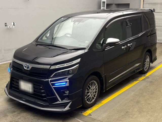 TOYOTA VOXY 2021