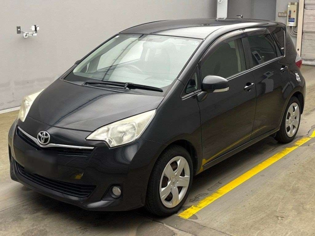 TOYOTA RACTIS 2013