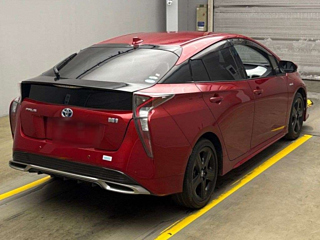 TOYOTA PRIUS 2016