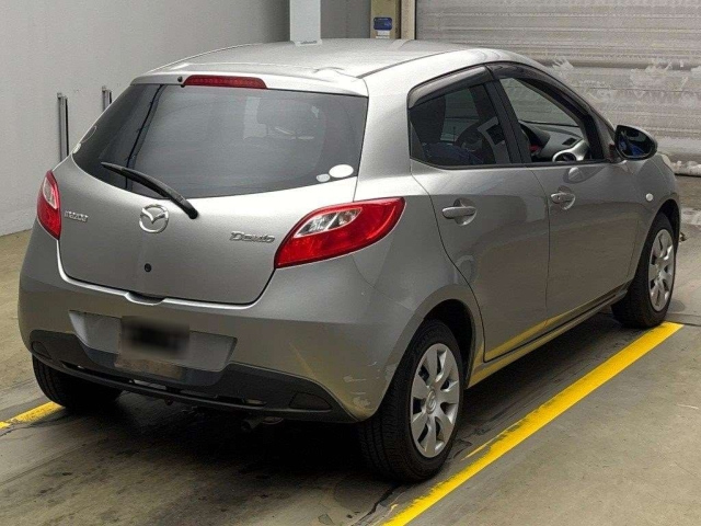 MAZDA DEMIO 2010