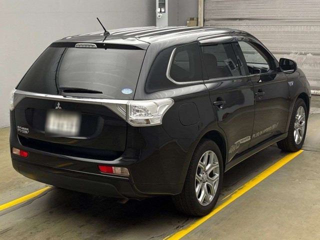 MITSUBISHI OUTLANDER PHEV 2013