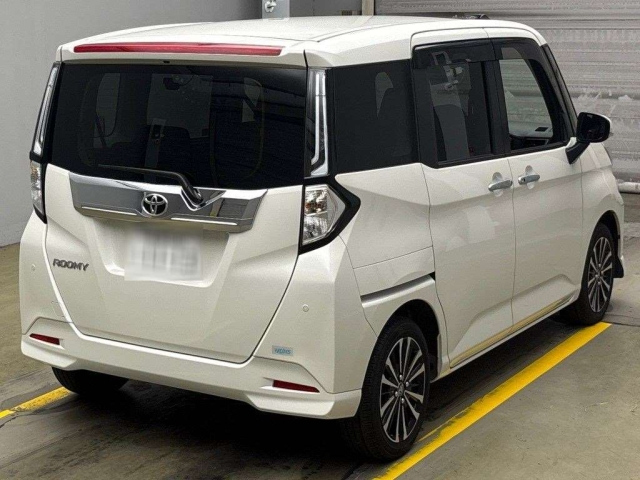 TOYOTA ROOMY 2023