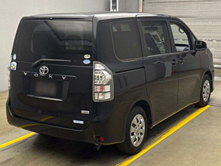 TOYOTA VOXY 2010