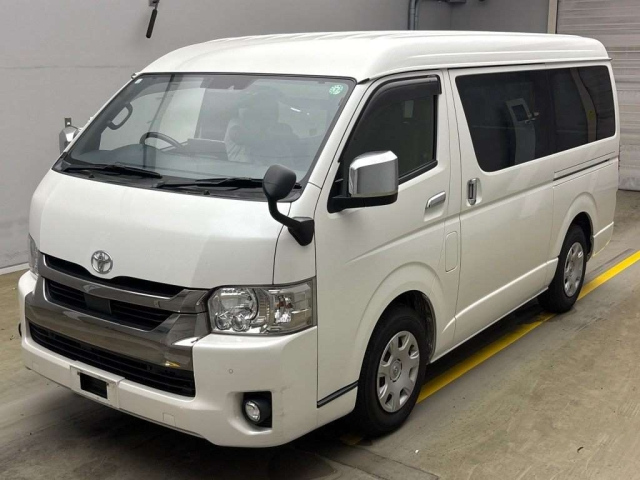 TOYOTA HIACE VAN 2020