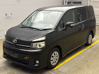 TOYOTA VOXY 2010