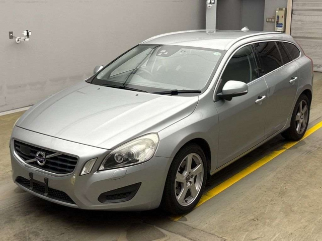 VOLVO V60 2013