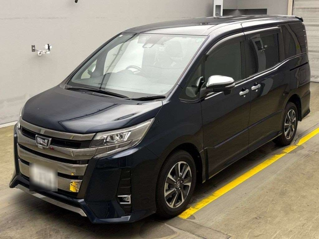 TOYOTA NOAH 2021