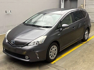 TOYOTA PRIUS ALPHA 2012