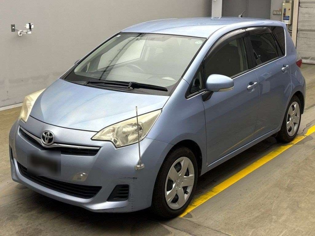 TOYOTA RACTIS 2013