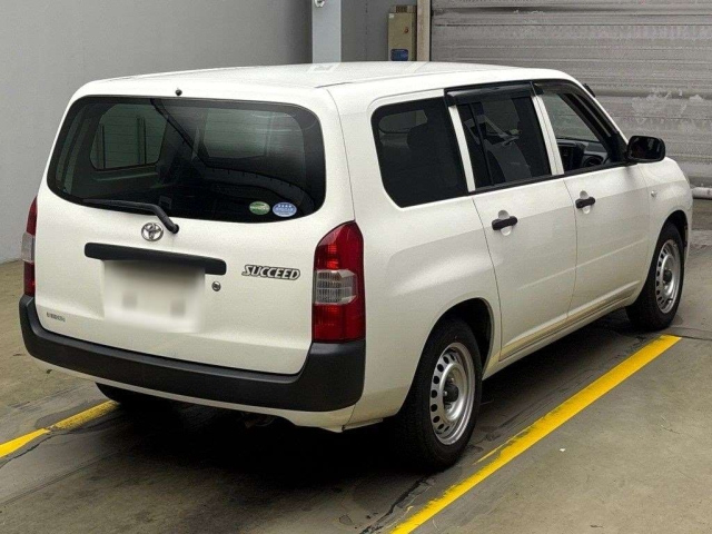 TOYOTA SUCCEED 2017