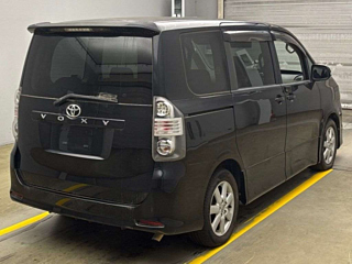 TOYOTA VOXY 2009