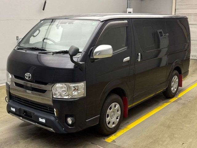 TOYOTA HIACE VAN 2019
