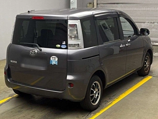 TOYOTA SIENTA 2012