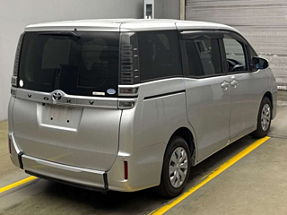 TOYOTA VOXY 2018