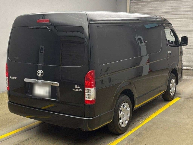 TOYOTA HIACE 2022
