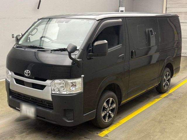 TOYOTA HIACE VAN 2021