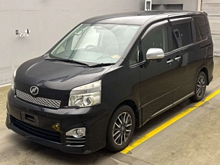 TOYOTA VOXY 2013