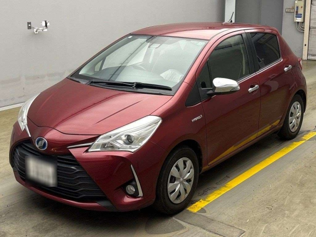 TOYOTA VITZ 2017