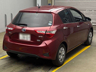 TOYOTA VITZ 2017
