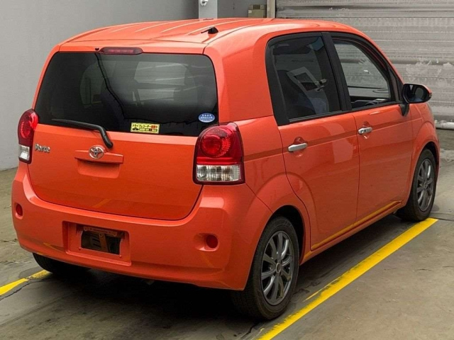TOYOTA PORTE 2017