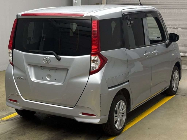 TOYOTA ROOMY 2022