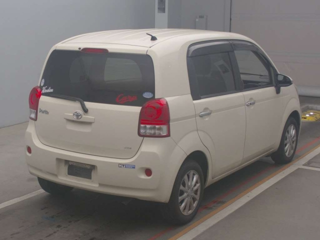 TOYOTA PORTE 2012