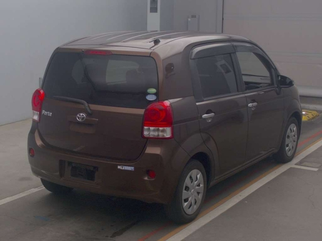 TOYOTA PORTE 2012