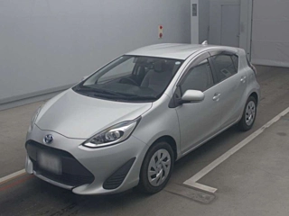 TOYOTA AQUA 2021