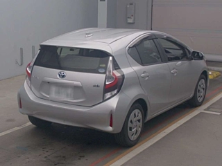 TOYOTA AQUA 2021