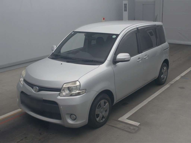 TOYOTA SIENTA 2013