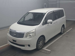 TOYOTA NOAH 2012