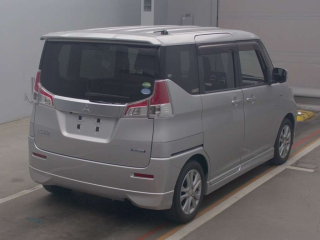 MITSUBISHI DELICA D2 2017
