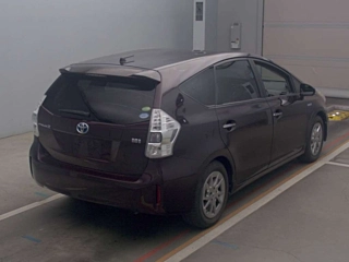 TOYOTA PRIUS ALPHA 2013