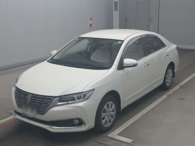TOYOTA PREMIO 2018