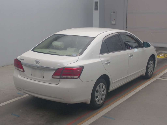 TOYOTA PREMIO 2018