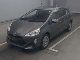 TOYOTA AQUA 2016