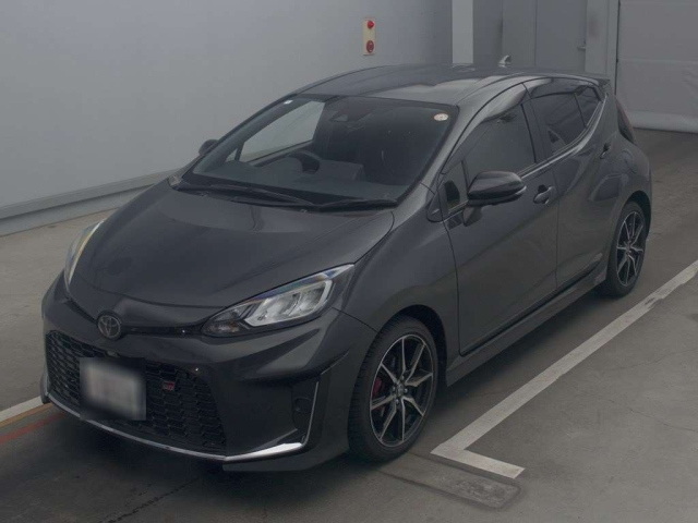 TOYOTA AQUA 2024