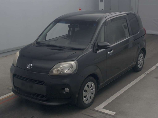 TOYOTA PORTE 2013