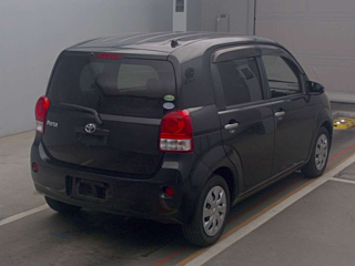 TOYOTA PORTE 2013
