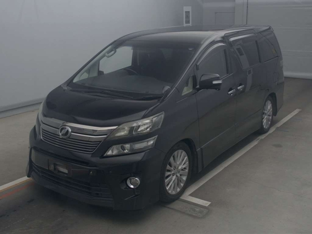 TOYOTA VELLFIRE 2013