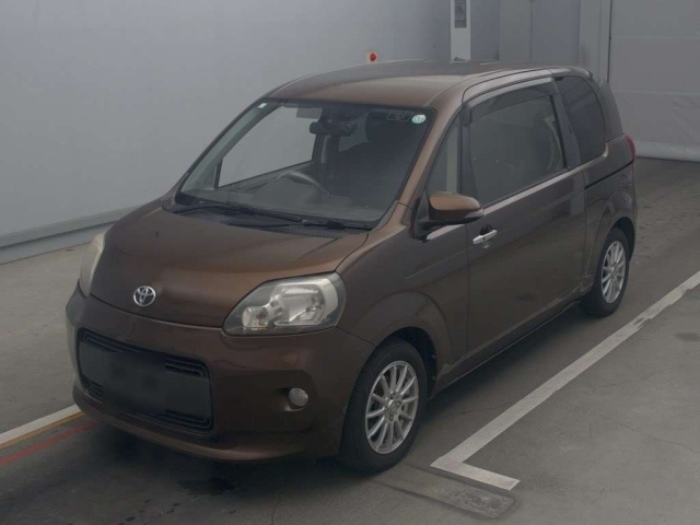 TOYOTA PORTE 2013